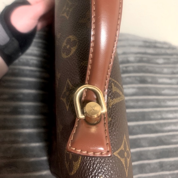 SOLD! Louis Vuitton Monceau Crossbody Briefcase! - Picture 5 of 16